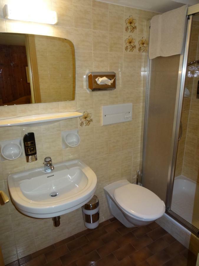 Steinerhof Hotel Брайес Екстериор снимка