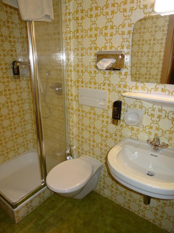 Steinerhof Hotel Брайес Екстериор снимка
